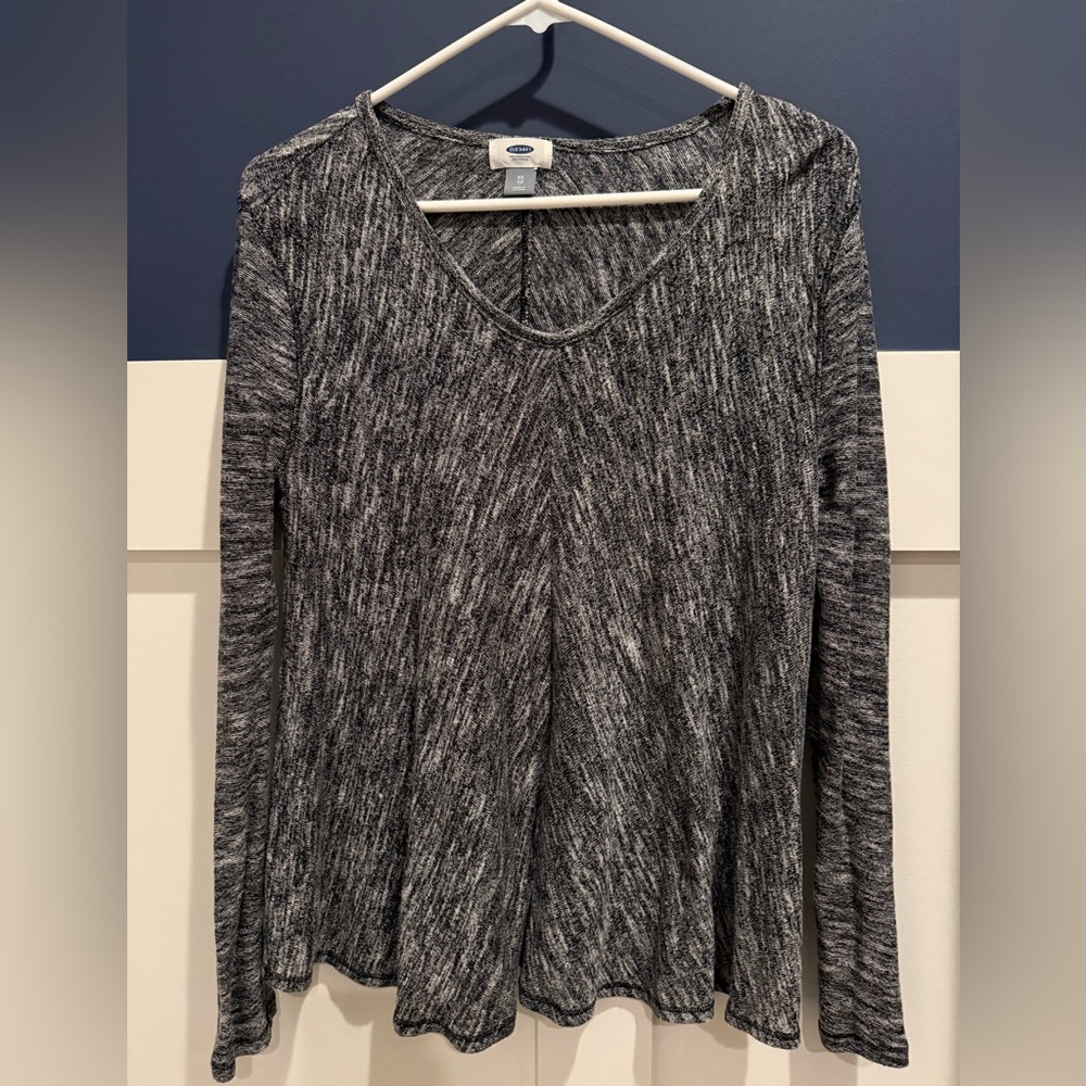 Old Navy Black / Gray and White Long Sleeve pullover top Size XS